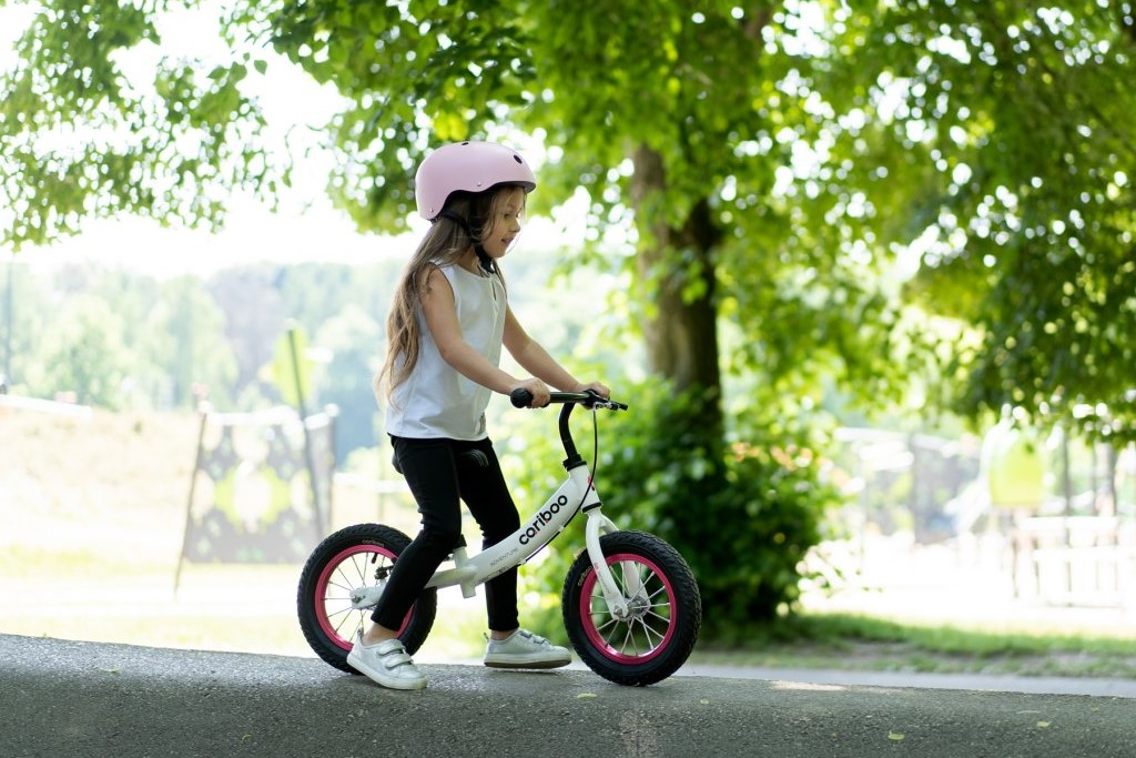 Dětské odrážedlo MOVINO Cariboo ADVENTURE s brzdou, nafukovací kola, bílo-růžové